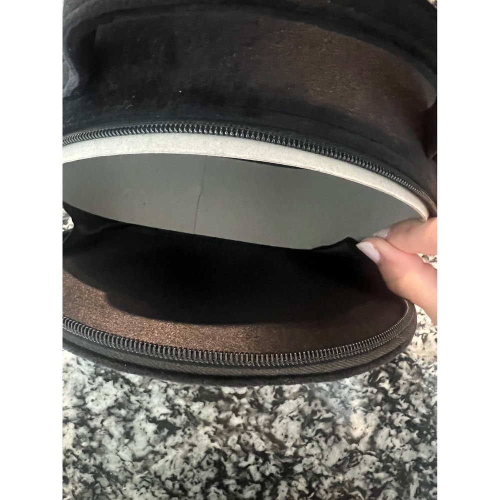 Giorgio Armani Beauty Black Velvet Round Vanity Case Cosmetic Bag Gold Logo - Picture 8 of 8